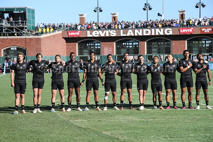 2018RugbySevensSun-24.JPG - New Zealand sings their national anthem prior to the match against England in the men's championship finals of the 2018 Rugby World Cup Sevens, Sunday, July 22, 2018, at AT&T Park, San Francisco. New Zealand defeated England 33-12.  (Spencer Allen/IOS via AP)